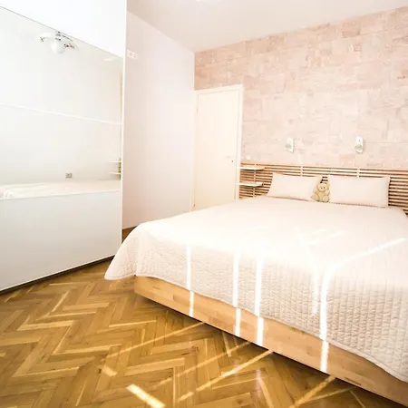 Demokratsia Bl 117 Apartment *