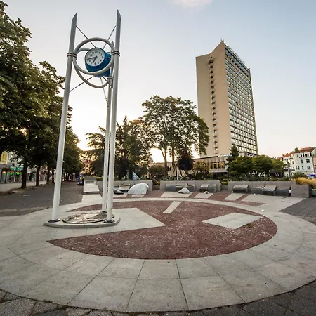 Apartment Demokratsia Bl 117 *